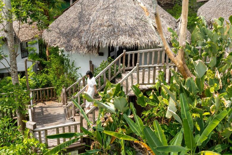 Hotel Aana Resort & Spa