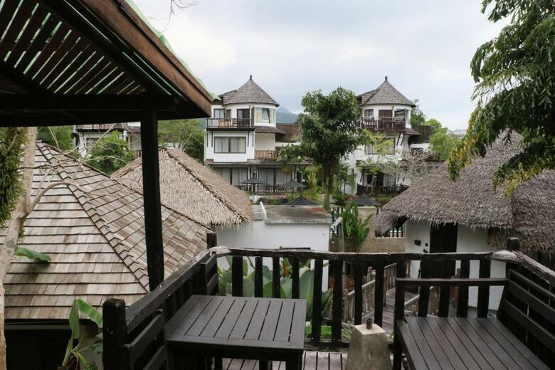 Hotel Aana Resort & Spa