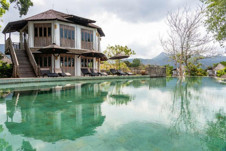 Hotel Aana Resort & Spa