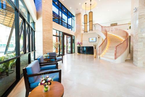 Hotel The Lunar Patong