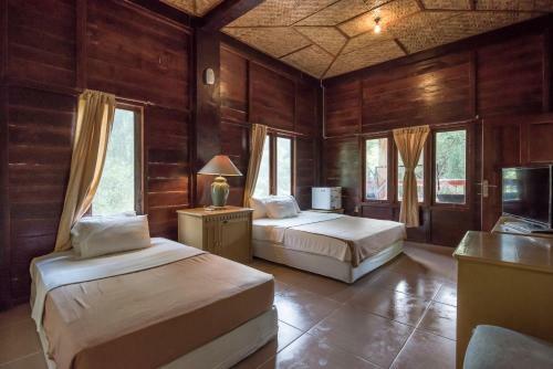 Hostal G-land Joyo's Camp