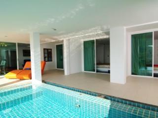 Hotel Grand Bleu Ocean View Pool Suite