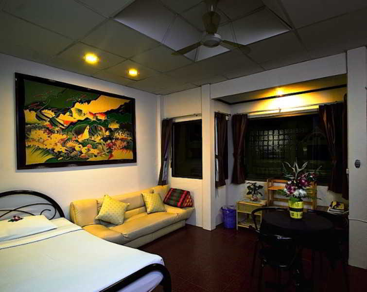 Hotel Karon Cafe Inn