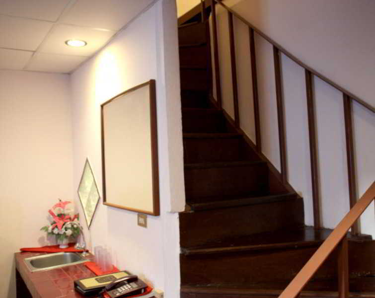 Hotel Karon Cafe Inn