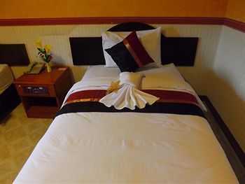 Tara Lake Airport Hotel
