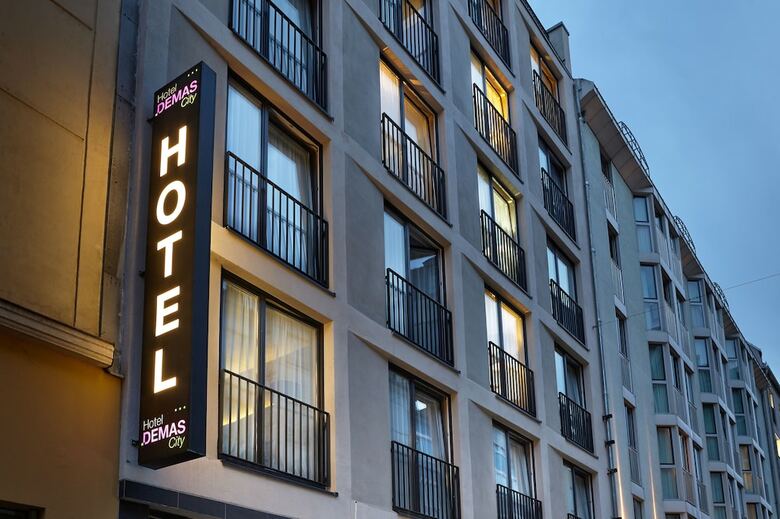 Hotel Demas City