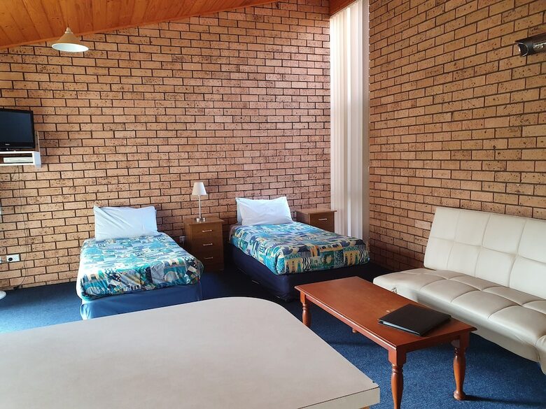 South Seas Motel