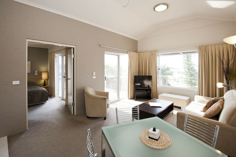 Aparthotel Mollymook Cove Apartments