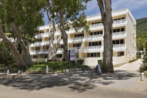 On Palm Cove Beachfront Apartments