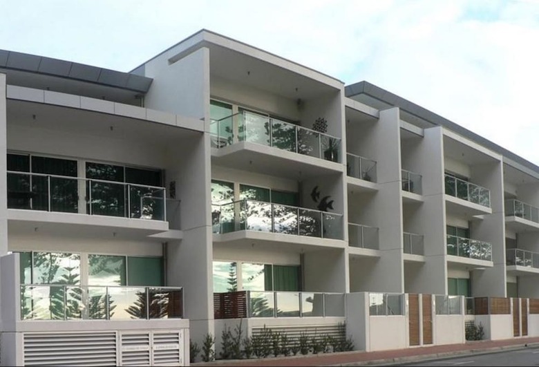 Breeze Beachfront Apartments