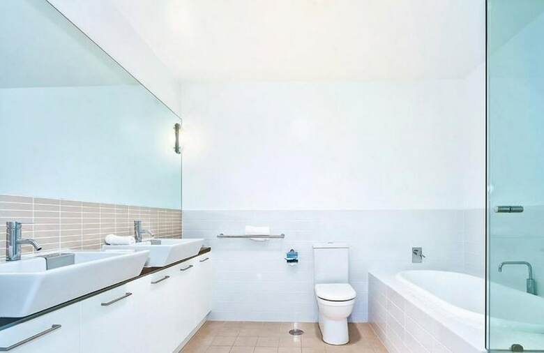Breeze Beachfront Apartments