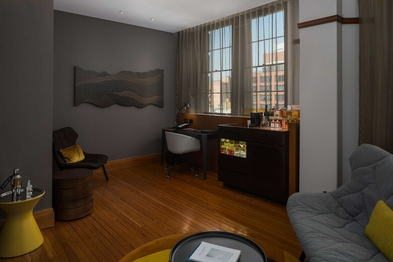 Hotel Qt Sydney