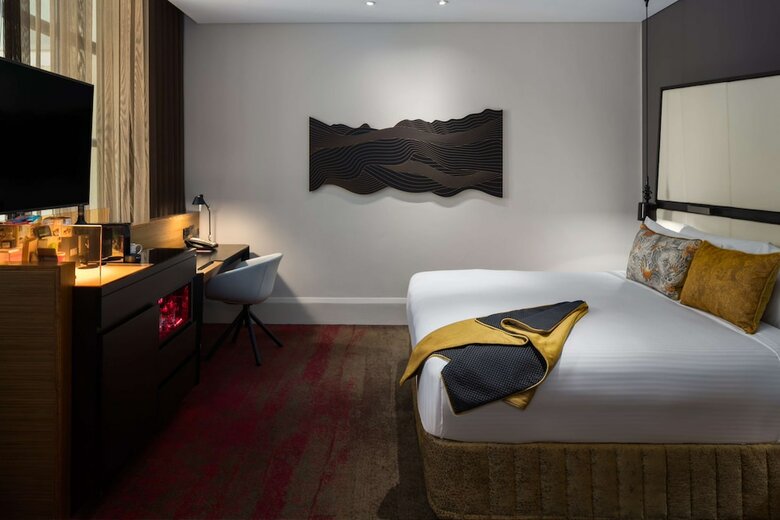 Hotel Qt Sydney