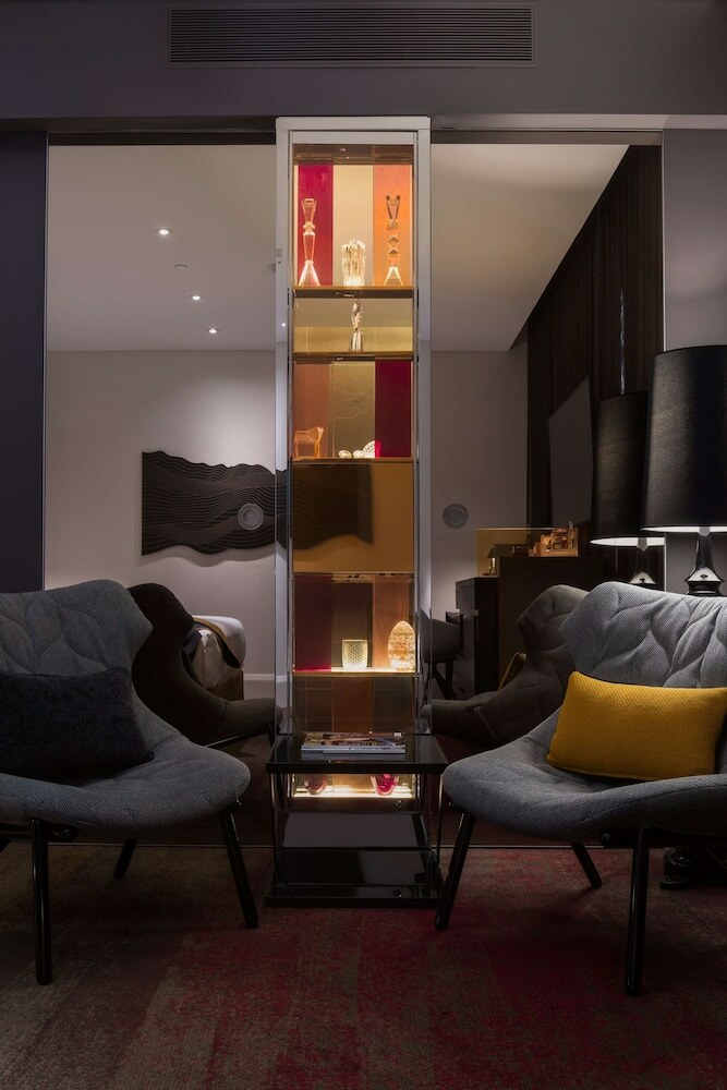 Hotel Qt Sydney