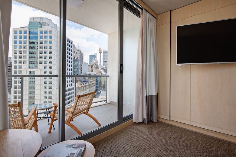 Aparthotel Zara Tower ? Luxury Suites And Apartments