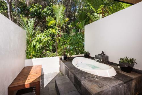 Hotel Niramaya Villas And Spa