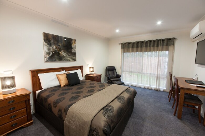 Addison Motor Inn