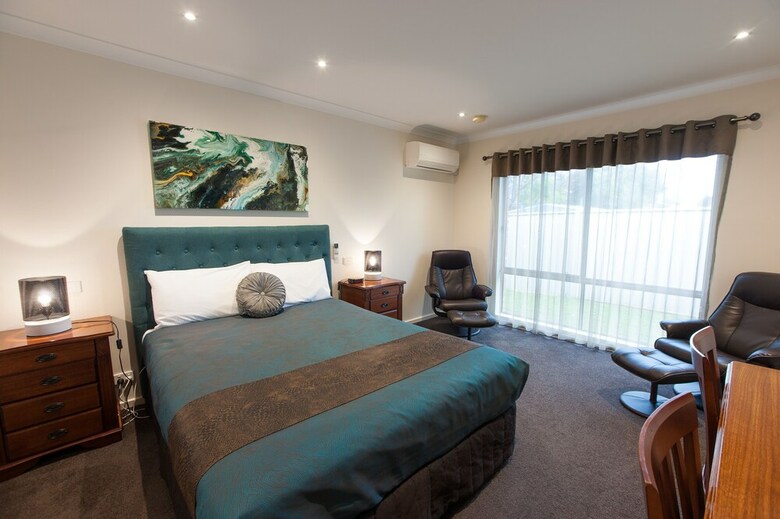 Addison Motor Inn