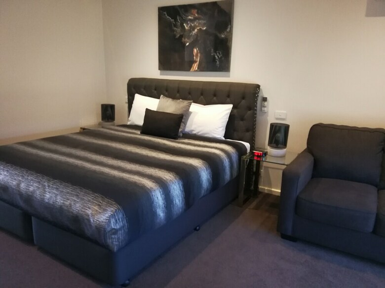 Addison Motor Inn