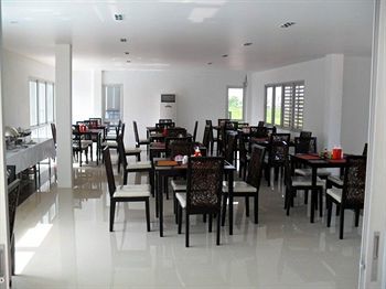 Bs Premier Airport Hotel