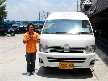 Bs Premier Airport Hotel