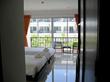 Bs Premier Airport Hotel