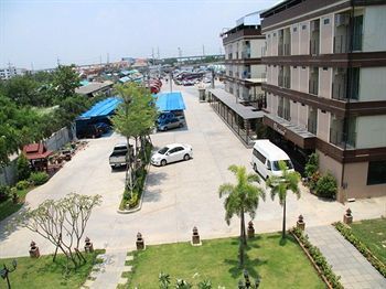 Bs Premier Airport Hotel