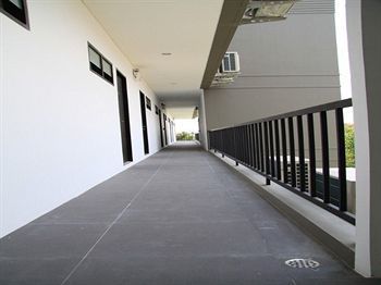 Bs Premier Airport Hotel
