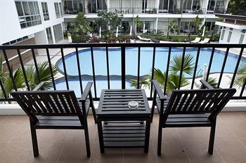 Bs Premier Airport Hotel