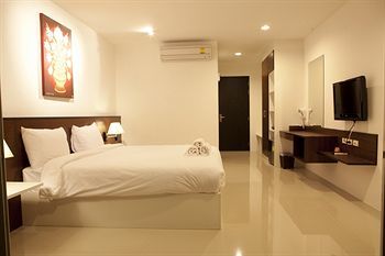 Bs Premier Airport Hotel