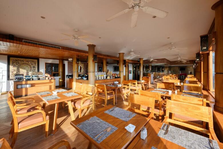 Hotel Karon Phunaka Resort & Spa