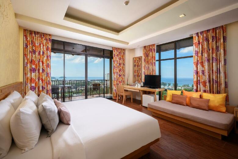 Hotel Karon Phunaka Resort & Spa