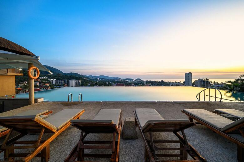 Hotel Karon Phunaka Resort & Spa