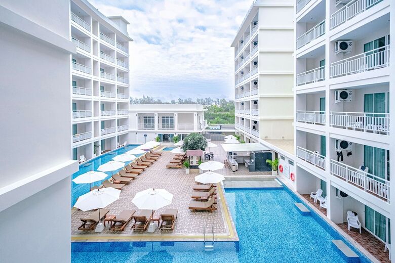 Hotel Chanalai Hillside Resort