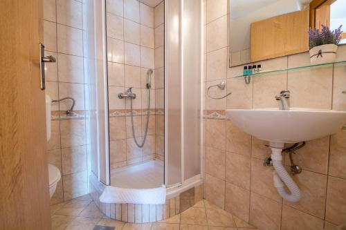 Apartments Kne?evi?