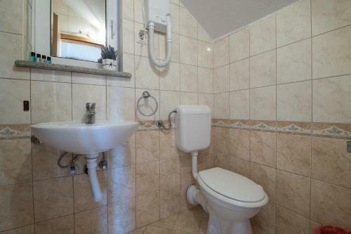 Apartments Kne?evi?