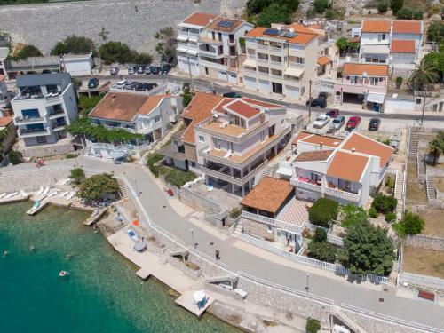 Apartments Kne?evi?