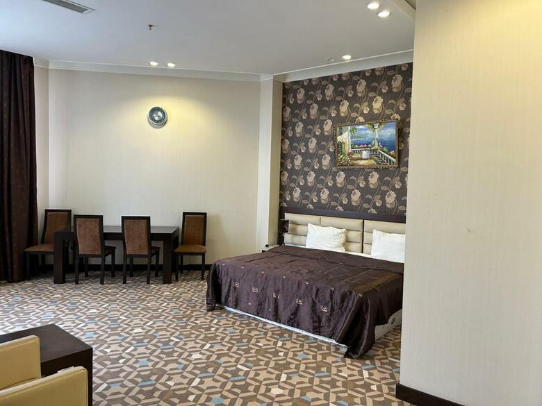 Aysberq Hotel