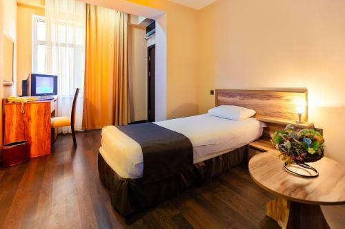 Diplomat Hotel