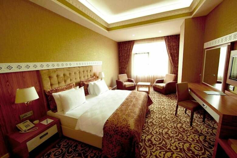Divan Express Baku Hotel