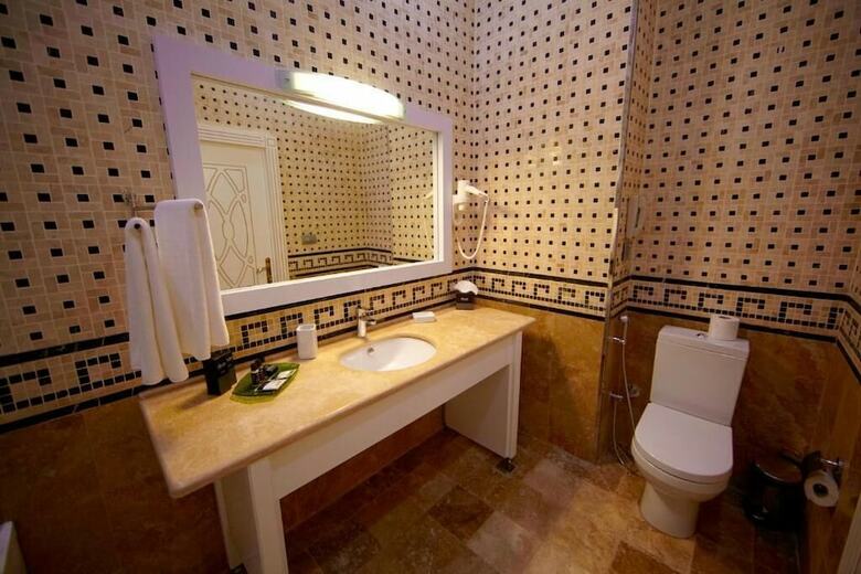 Divan Express Baku Hotel