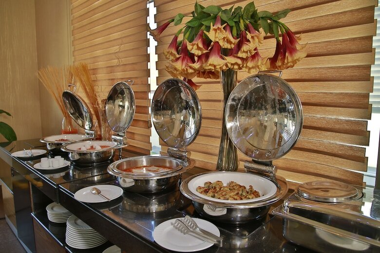 Divan Express Baku Hotel