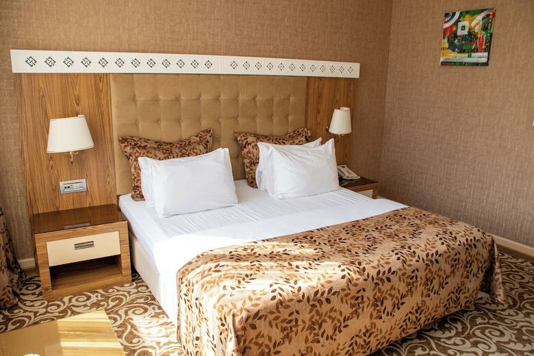Divan Express Baku Hotel