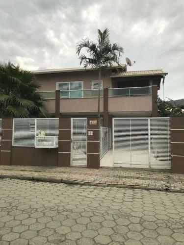 Casa Bombinhas