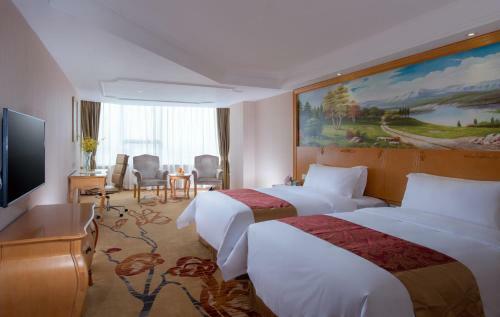 Vienna Hotel Shouti