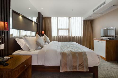 Golden View Hotel