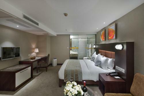 Golden View Hotel