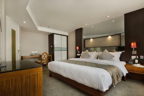 Golden View Hotel