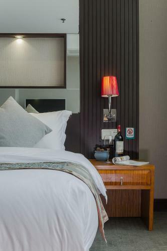 Golden View Hotel