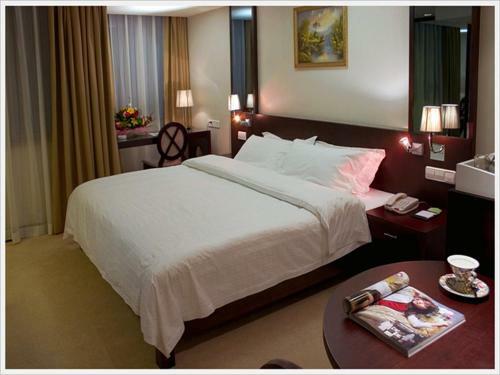 Golden View Hotel